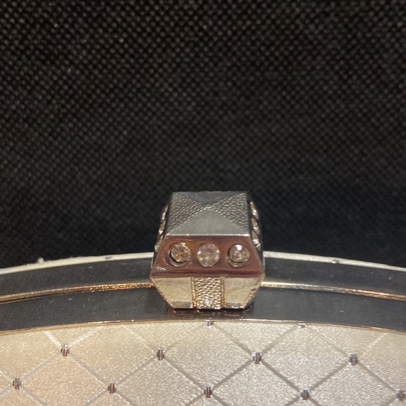 Little fancy diamond white sparkling purse. Gorgeous Wedding,prom,vintage style! - Picture 6 of 11